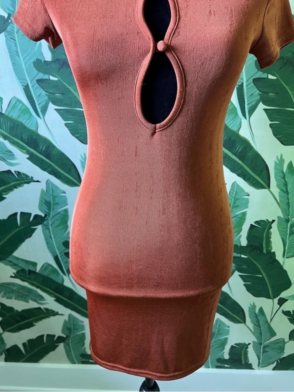 Urban Outfitters Christy Keyhole Cut-Out Mini Dress Wet Look Orange S NWT - Picture 11 of 15